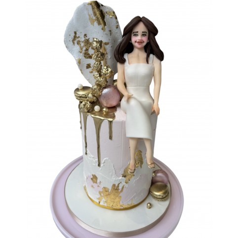 GOLDEN BLUSH CREME WITH OPTIONAL FIGURE