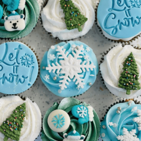 12 LET IT SNOW CHRISTMAS CUPCAKES
