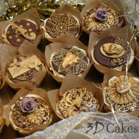 GOLD BESPOKE CHRISTMAS CUPCAKES